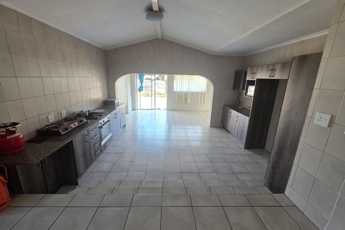 3 Bedroom House for sale in Dalview - Photo 4