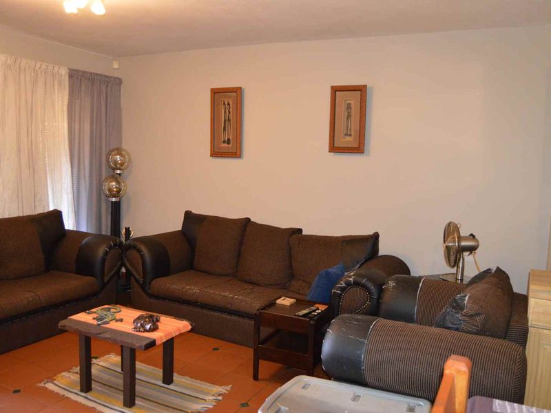Cosy 2-bedroom townhouse on ground floor in Doornpoort - Photo 6