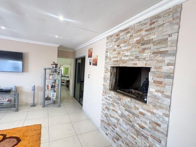 Family Home For Sale in Meersig - Photo 9