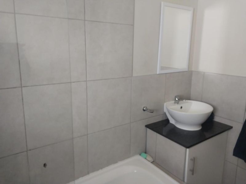 NEW MODERN TOWNHOUSE - Photo 8