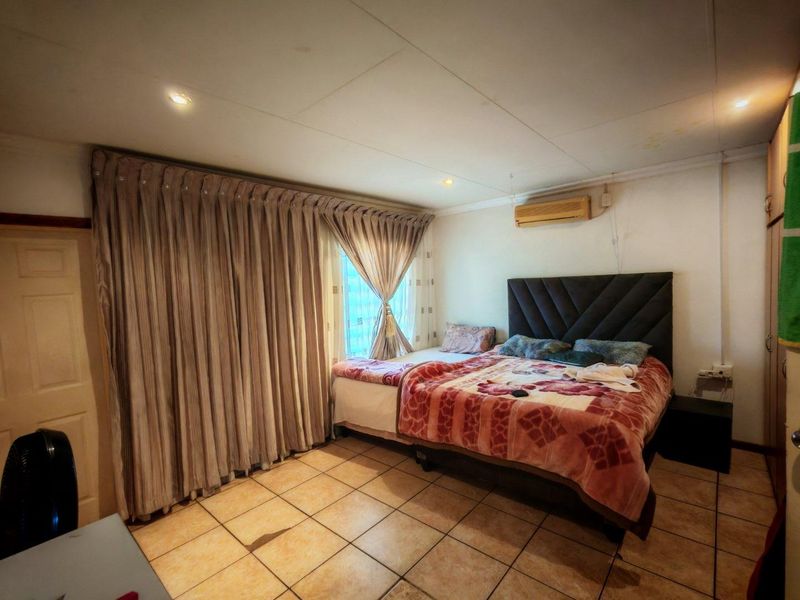 Charming Townhouse For Sale - Photo 7