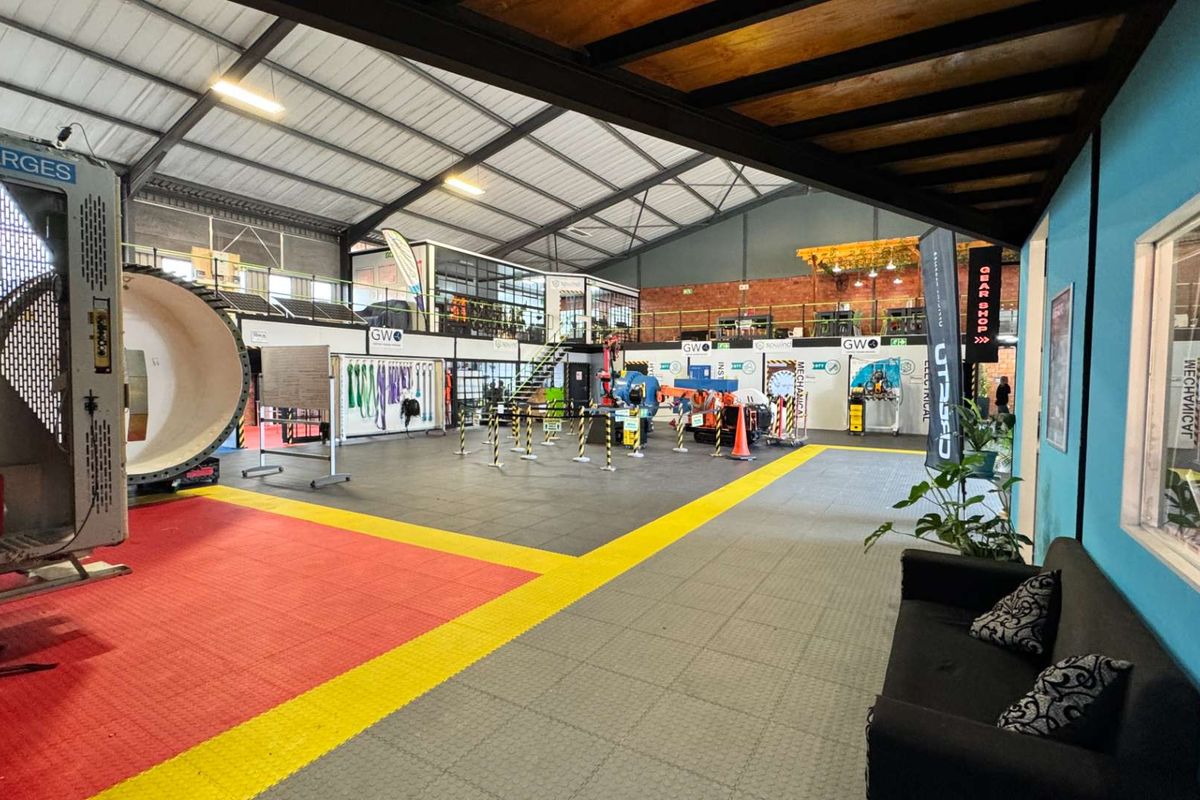 Planning ahead? Warehouse available from 1 Feb 2027! - Photo 3