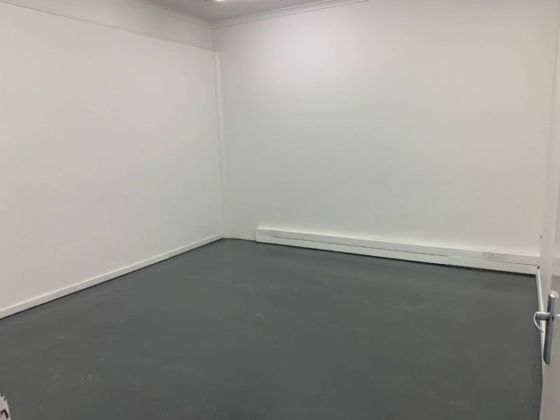 Prime Location: Office or Industrial Space for Lease - Photo 5