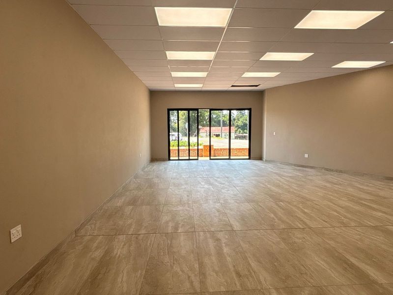 80 sqm Commercial Shop to Rent in Hilton Central - Photo 6