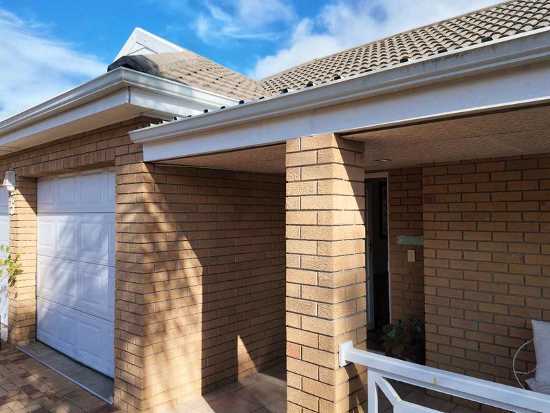 Spacious and Modern Home in a Top Security Estate - Photo 9
