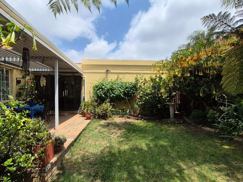 Welcome Home – A Family Treasure in Northwold - Photo 2