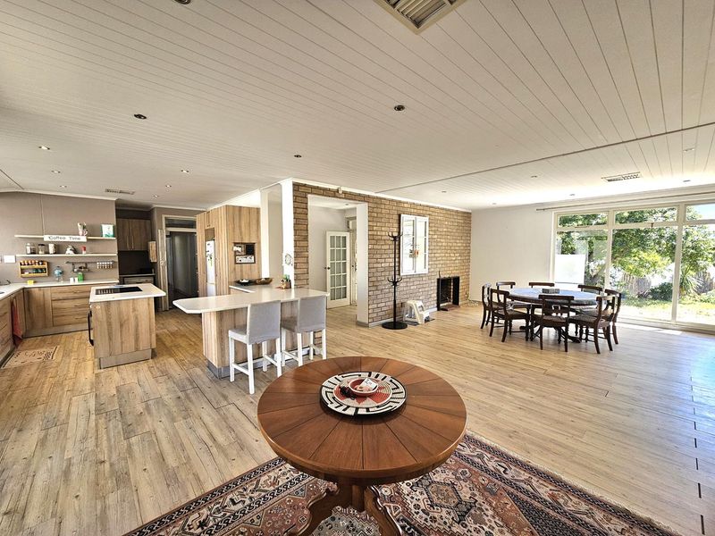 Stunning 4-Bedroom Rental in Luxury Hill Awaits!" - Photo 3