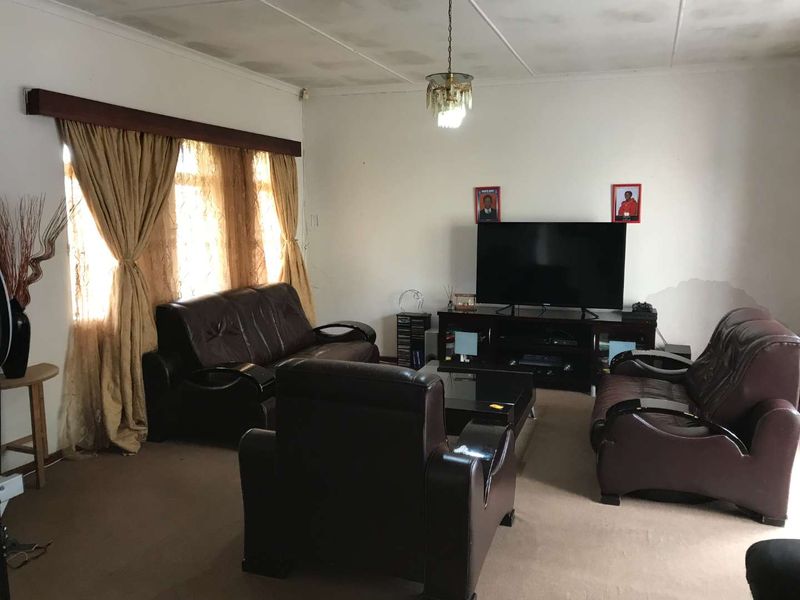 Large family home in Haven Hills - Photo 3