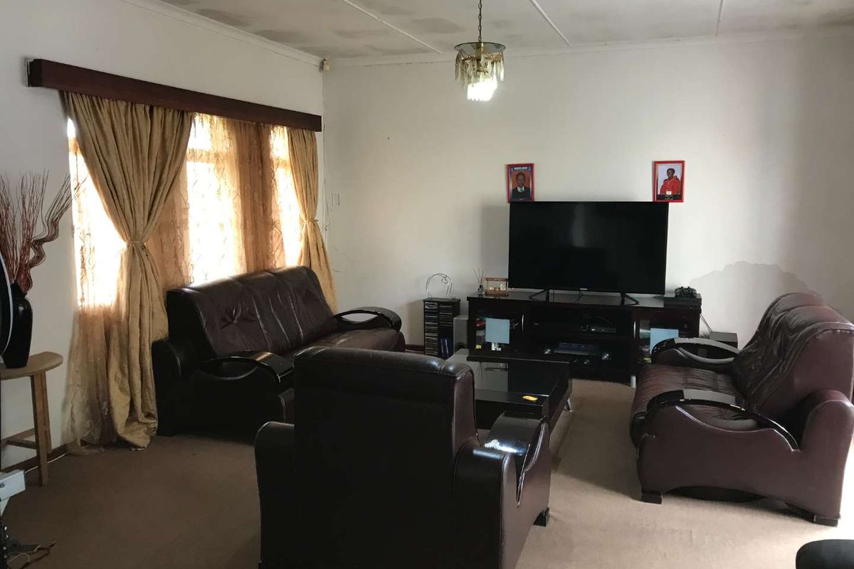 Large family home in Haven Hills - Photo 3