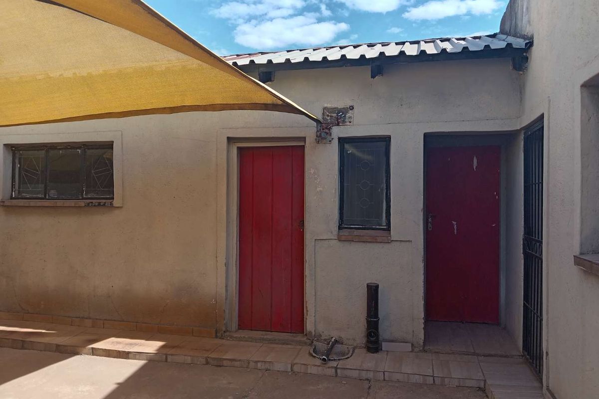 Charming Home with Expansive Yard and Versatile Outdoor Room! - Photo 4