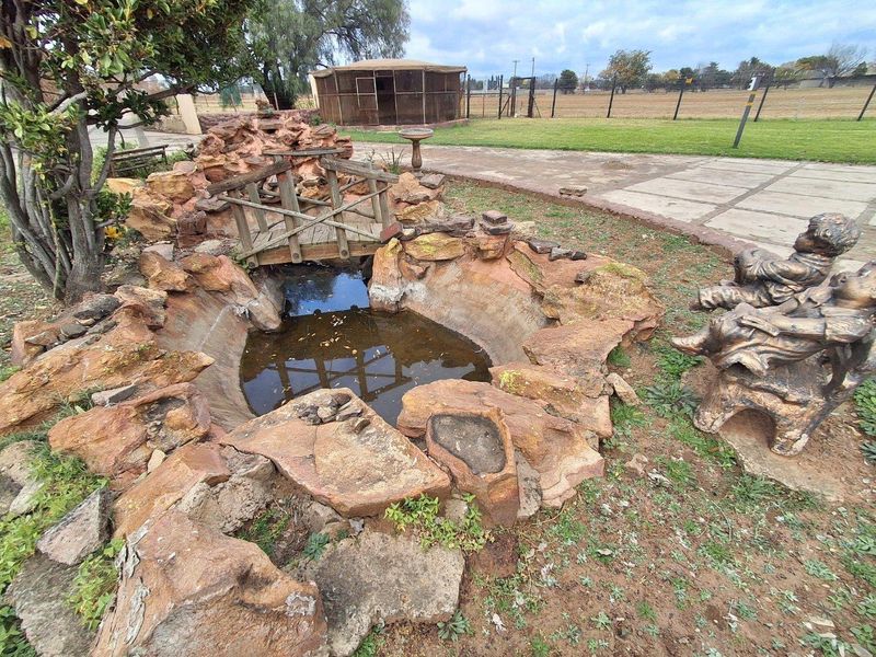 Main Road Access - Ideally Located Smallholding at an Exceptional Price - Photo 2