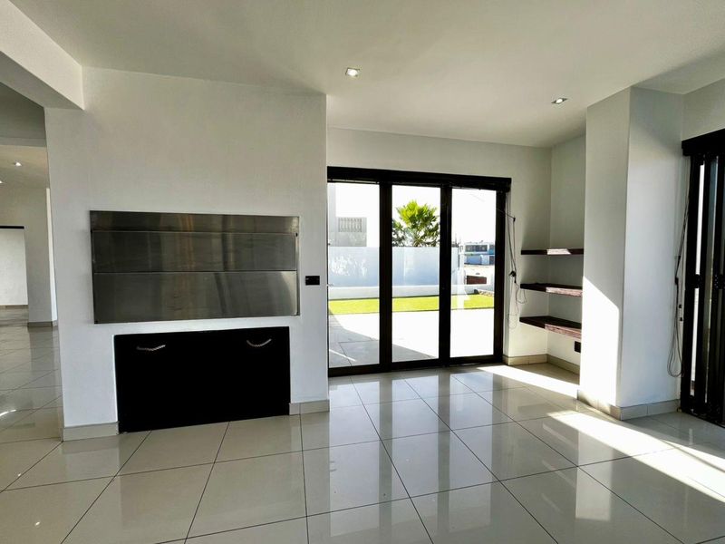 Luxurious Mansion for Sale - Photo 4
