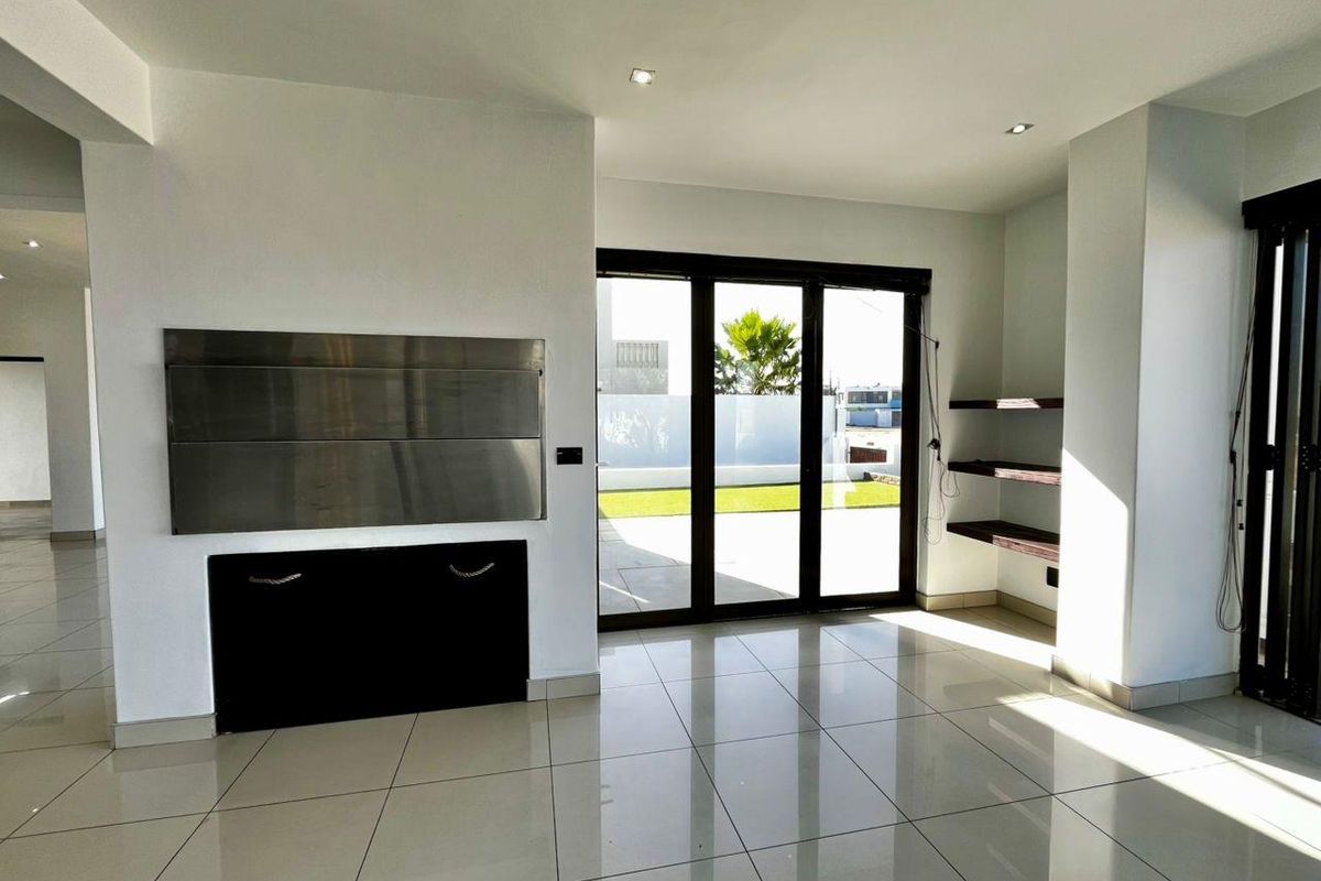 Luxurious Mansion for Sale - Photo 4