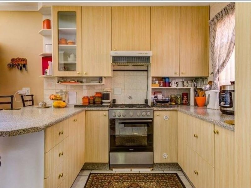 3 Bedroom House in Glen Marais - Photo 5