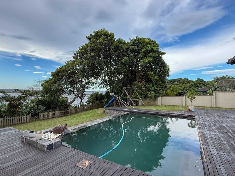 4-Bedroom Waterfront Home with Direct Access to the Golf Course - Photo 8