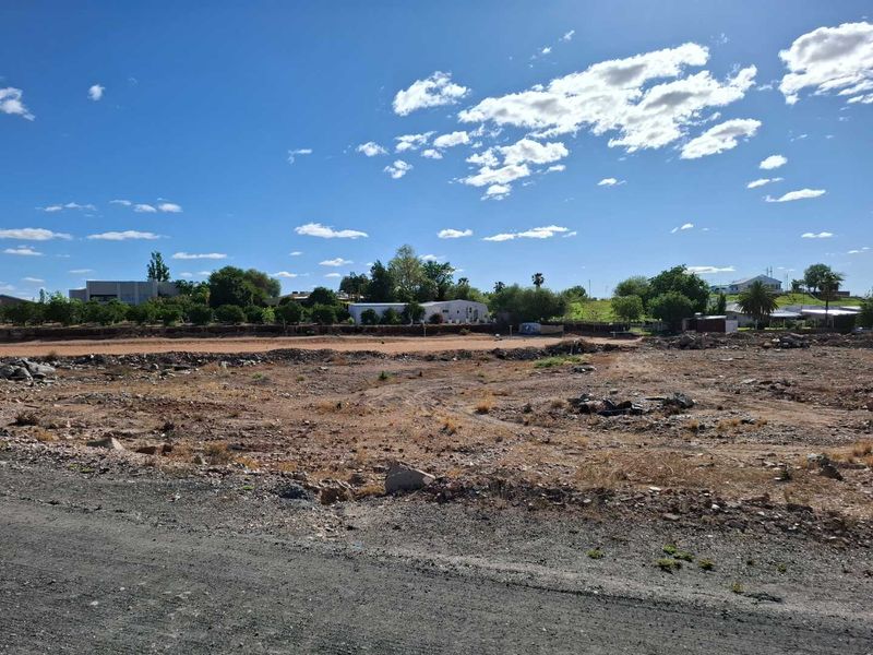 Vacant land just outside Upington with lots of potential - Photo 2
