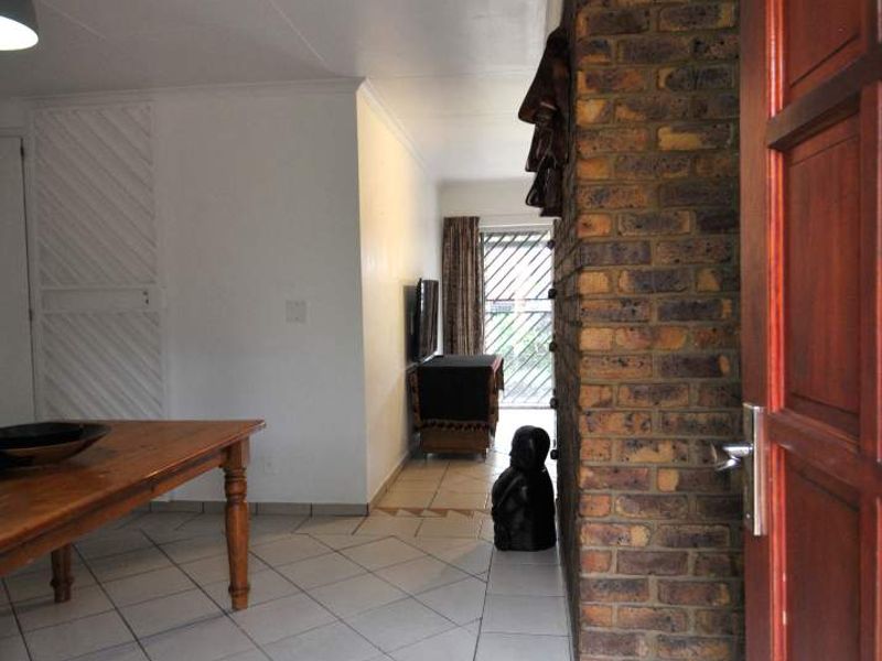 Family Home in Boomed-Highveld - Photo 6