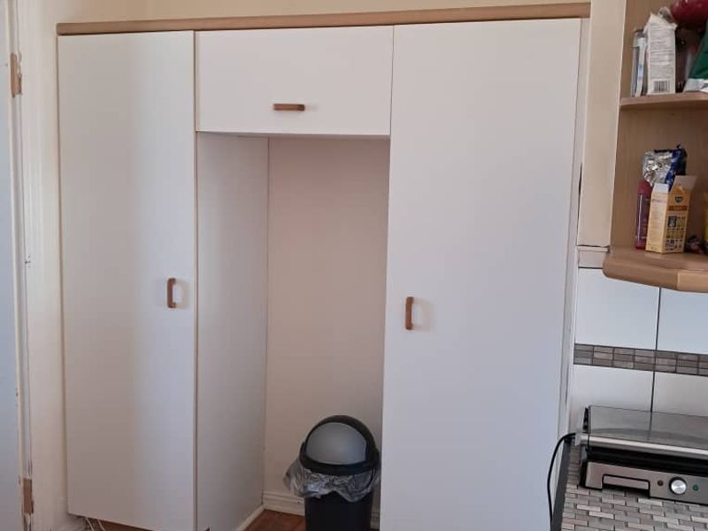 FOR SALE - CHARMING 3-BEDROOM HOME IN LÜDERITZ - Photo 3