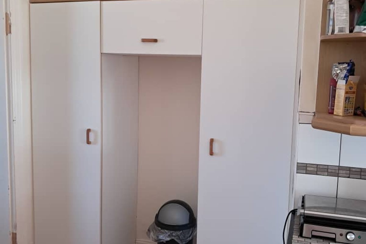 FOR SALE - CHARMING 3-BEDROOM HOME IN LÜDERITZ - Photo 3