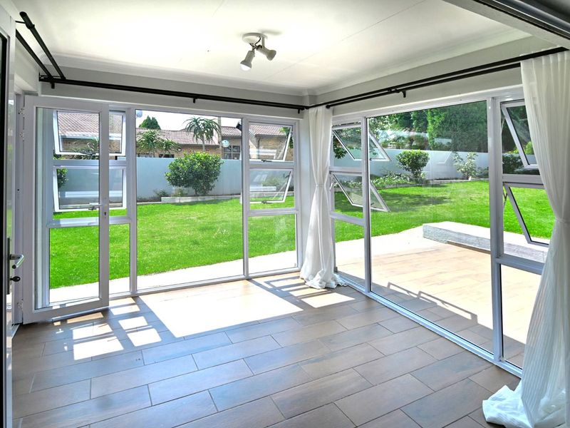 Charming 3 Bedroom Home in Excellent Estate - Photo 8