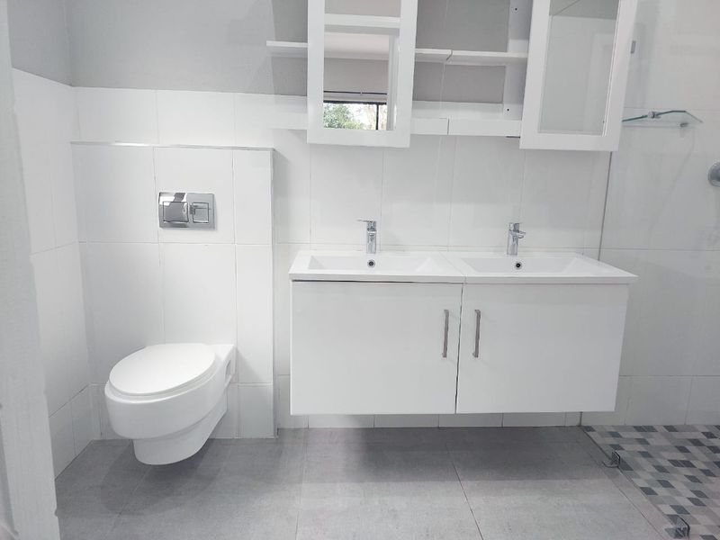 Beautiful Home for Rental in Palm Lakes Estate - Photo 9