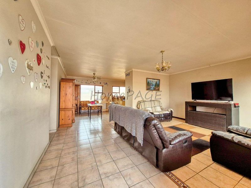 Central, Walvis Bay:  3 Bedr Home IN VERY GOOD AREA is for Sale - Photo 4