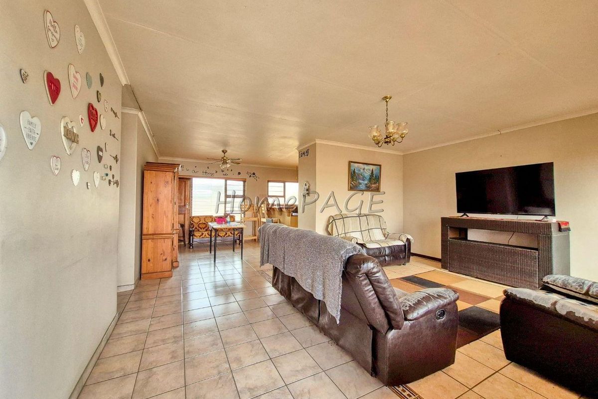 Central, Walvis Bay:  3 Bedr Home IN VERY GOOD AREA is for Sale - Photo 4