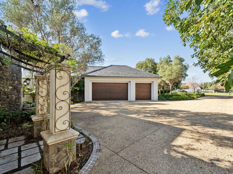 Highly Desirable Location in Val de Vie Estate - Photo 2