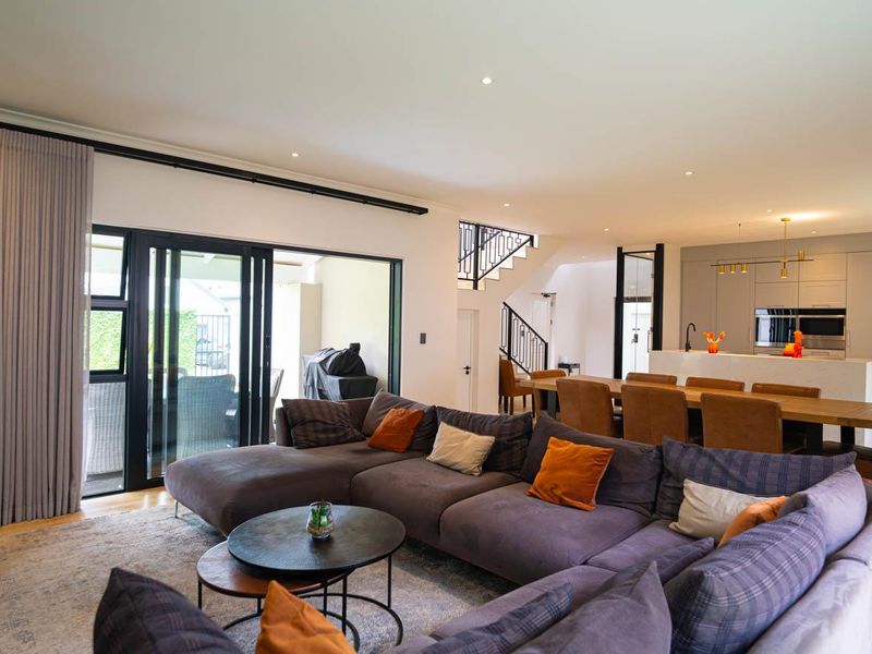 Luxury Four Bedroom Ensuite Home in Exclusive Bryanston Development - Photo 8