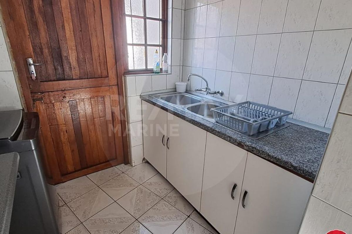 Spacious 5-Bedroom Furnished Contractor Accommodation with Pool, Braai, and Double Garage - Photo 5