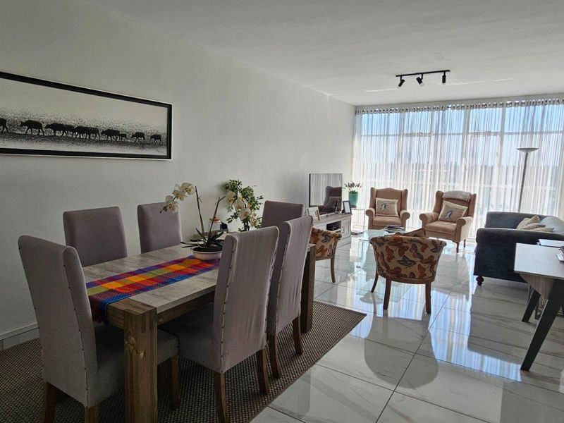 Comfort, Convenience & Captivating Views! - Photo 1