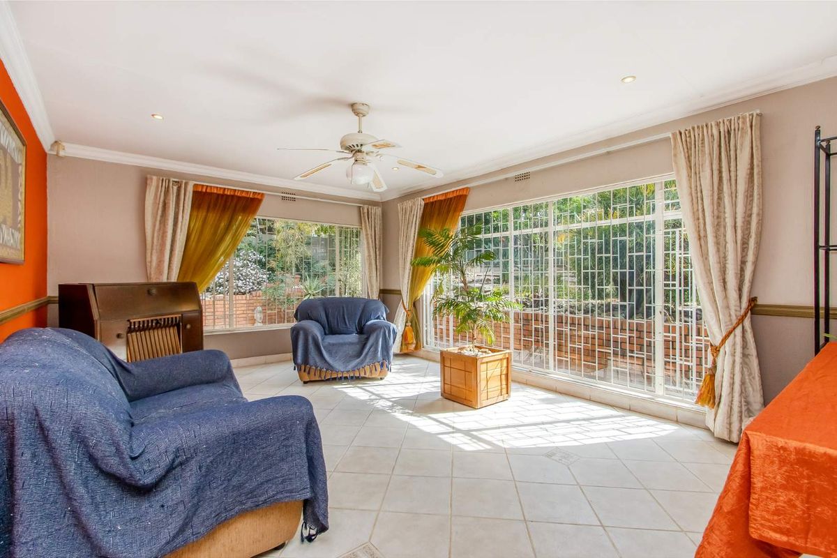 3 Bedroom House in Randpark Ridge - Photo 2