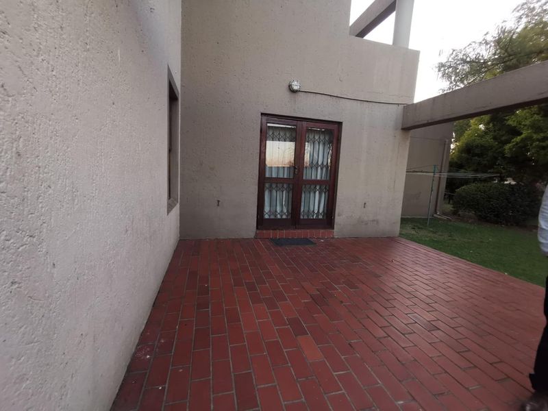 Duplex unit - Photo 2