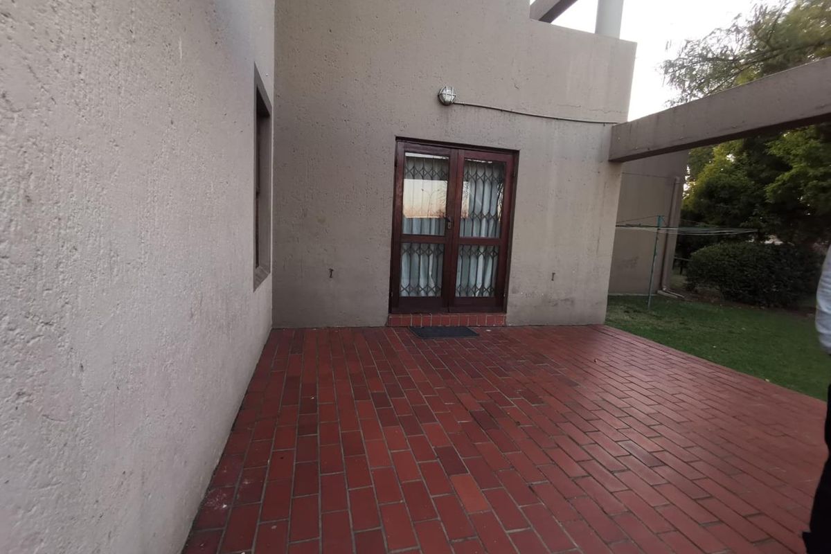 Duplex unit - Photo 2