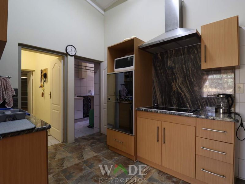 Hentiesbay: Double Storey 4 Bedroom House with Sea Views is For Sale - Photo 7