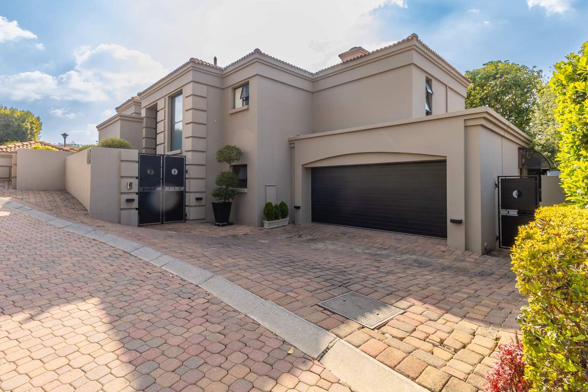 STYLISH AND  MODERN  4 BED CLUSTER HOME IN THE ICONIC CLUB TERRACE ESTATE IN LINKSFIELD - Photo 2