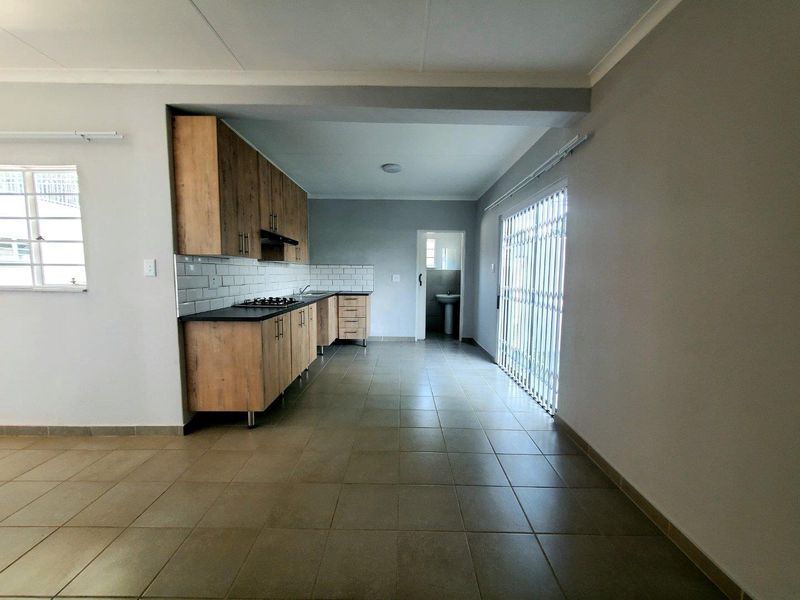 2 Bedroom apartment up for grabs! - Photo 2