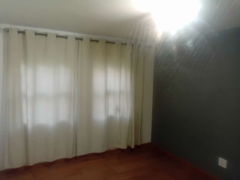 Two bedroomed apartment for sale in Lakefield Ext. 21 - Photo 10