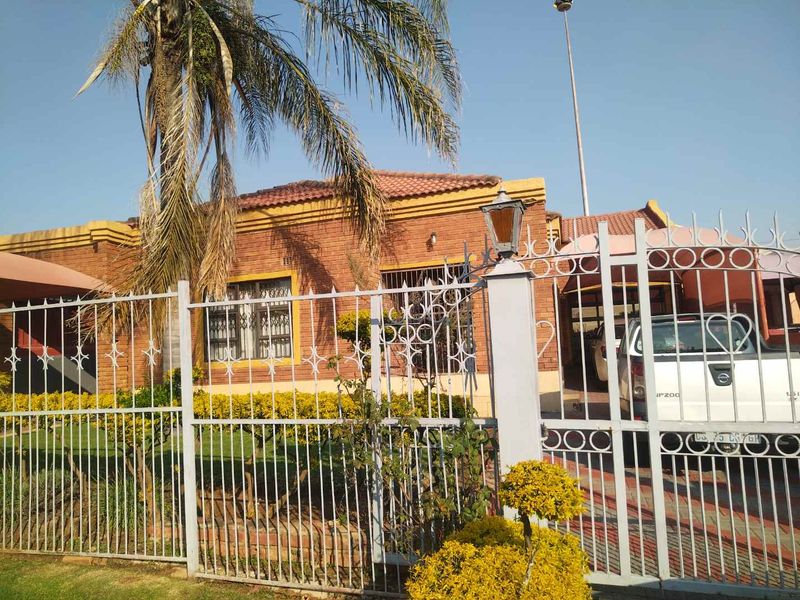 3 bedrooms house for sale in Soshanguve BB - Photo 2
