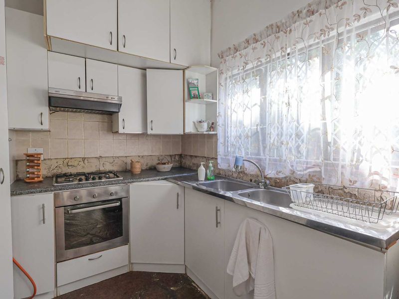 Tranquil 2-Bedroom Simplex in a Small, Peaceful Complex – Perfect for Nature Lovers - Photo 3