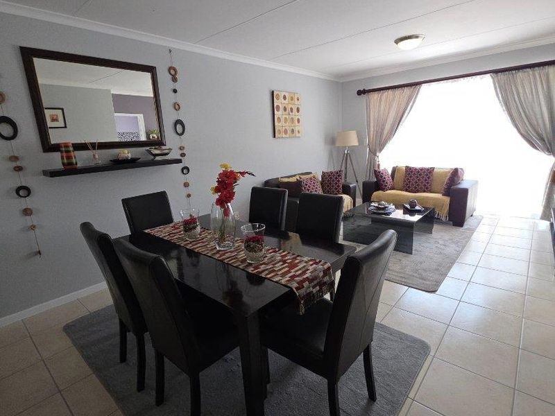 STUPENDOUS FULLY FURNISHED  2 BED  2 BATH APARTMENT - Photo 6
