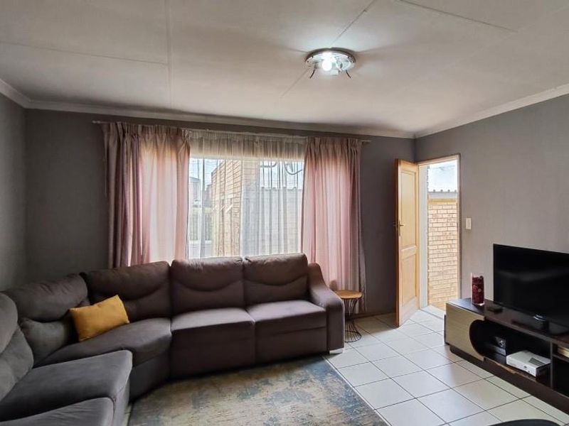 Priced to sell - Photo 3