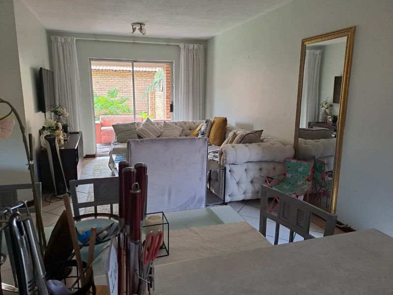 BEAUTIFUL Apartment for sale in Eco Park Estate. - Photo 8