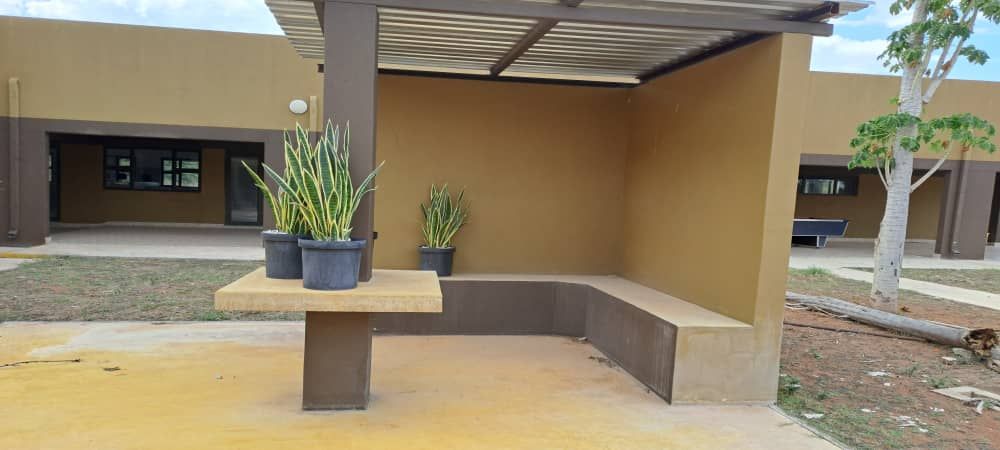 A closer view of  the shade facilities.