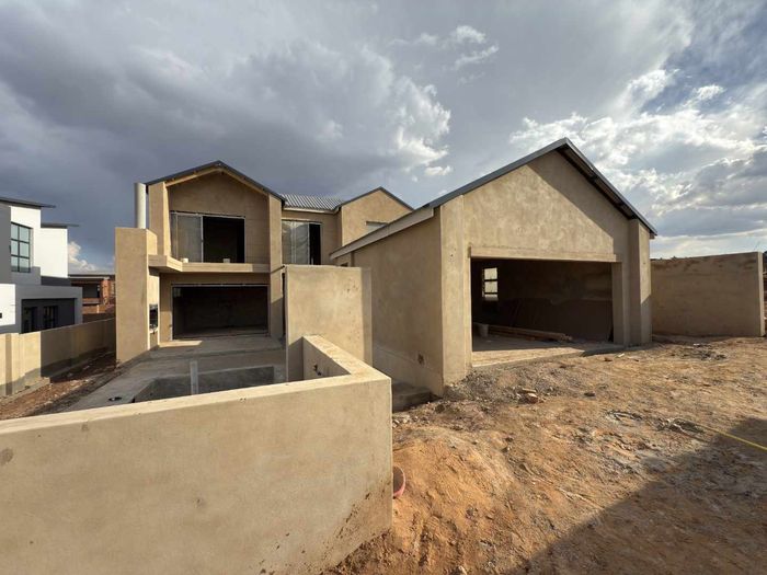 Property #2402099, House For Sale in Fountainbrook Estate