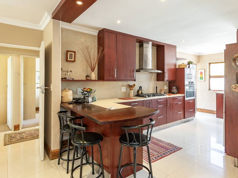 STUNNING HOME IN SOUGHT-AFTER KLEIN WASSENAAR - Photo 8