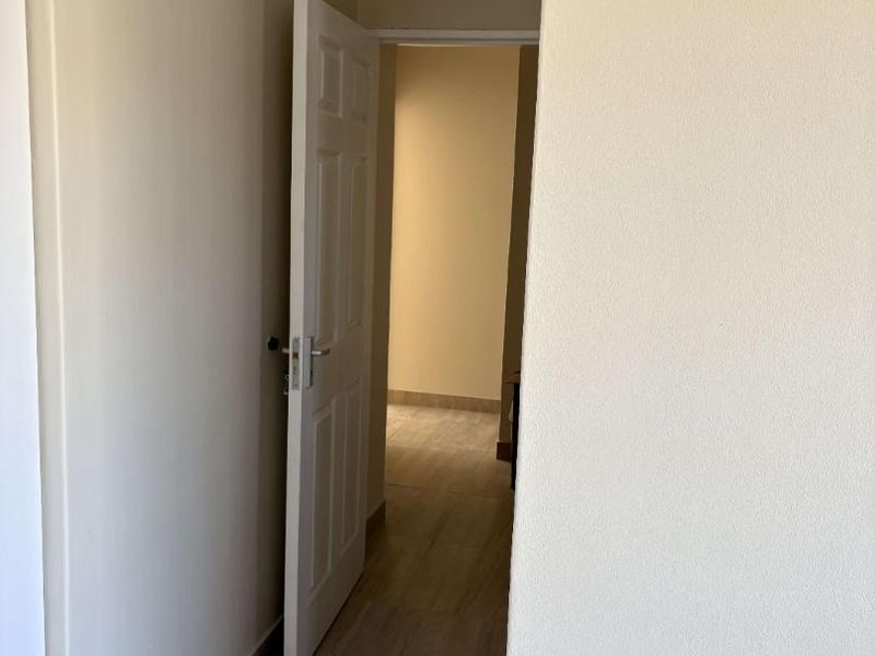 Modern 3 bedroom Townhouse for Sale in Ludwigsdorf, Windhoek - Photo 6
