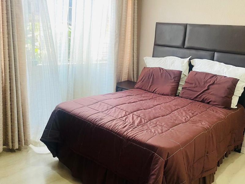 Townhouse For Sale - Photo 7