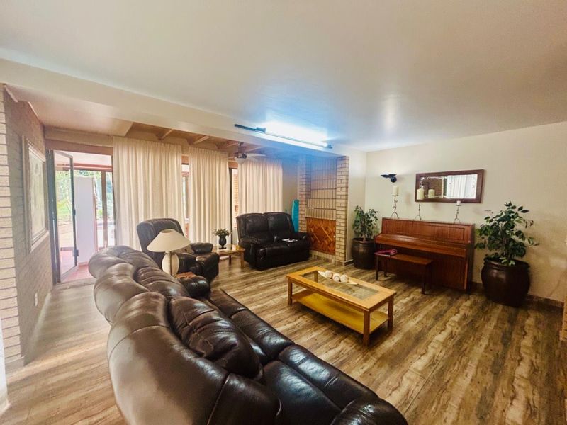 5 bedroom house for sale in Vryheid - Photo 6