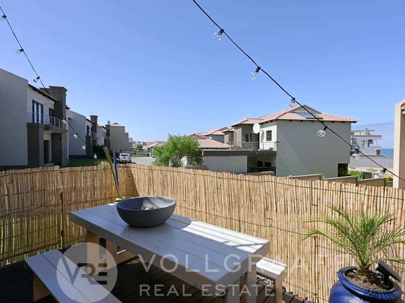 Life is better by the beach - Photo 2